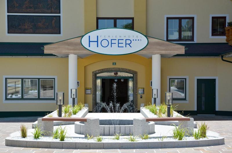 Ferienhotel Hofer Superior Strass im Attergau Exterior photo