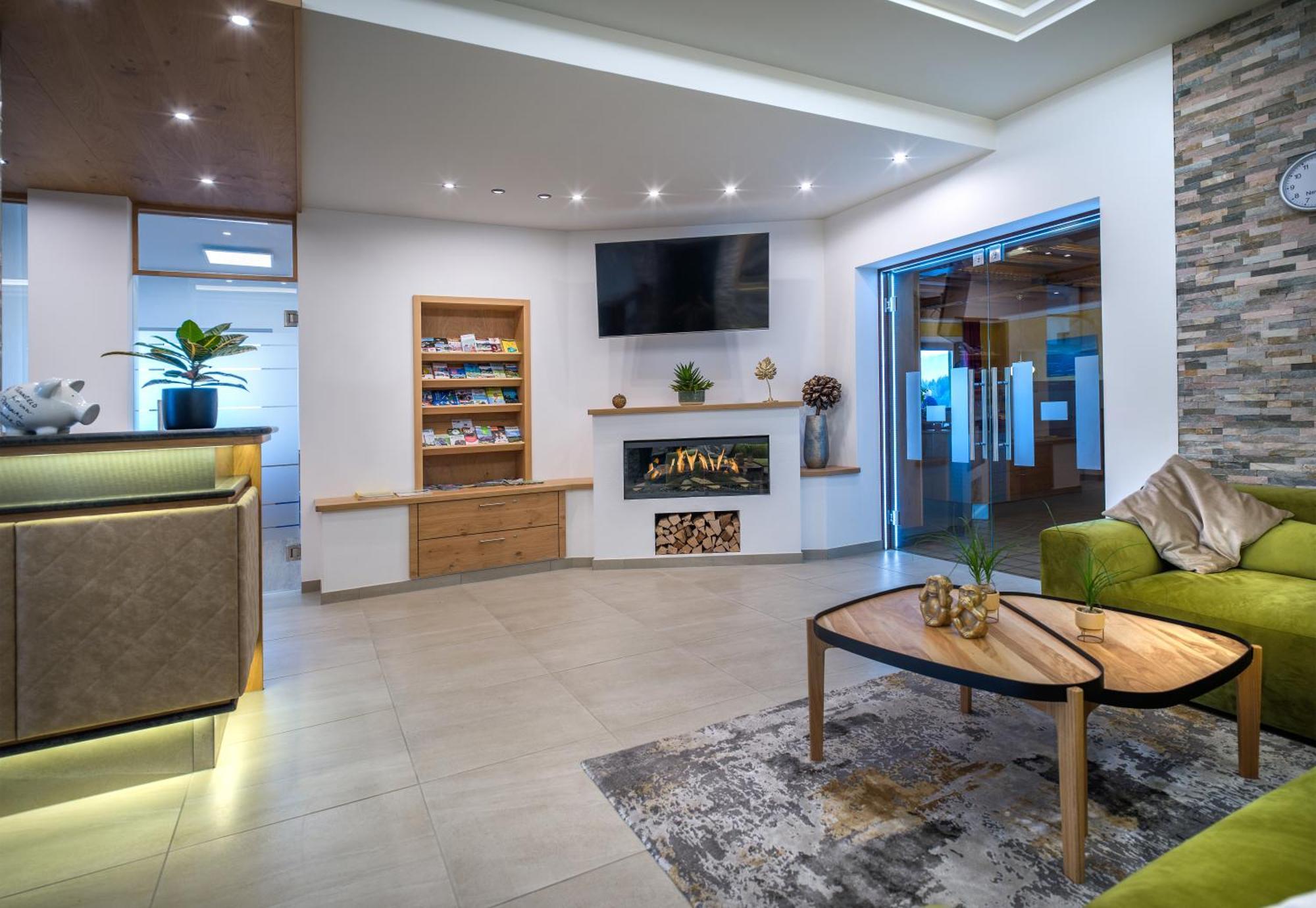 Ferienhotel Hofer Superior Strass im Attergau Exterior photo