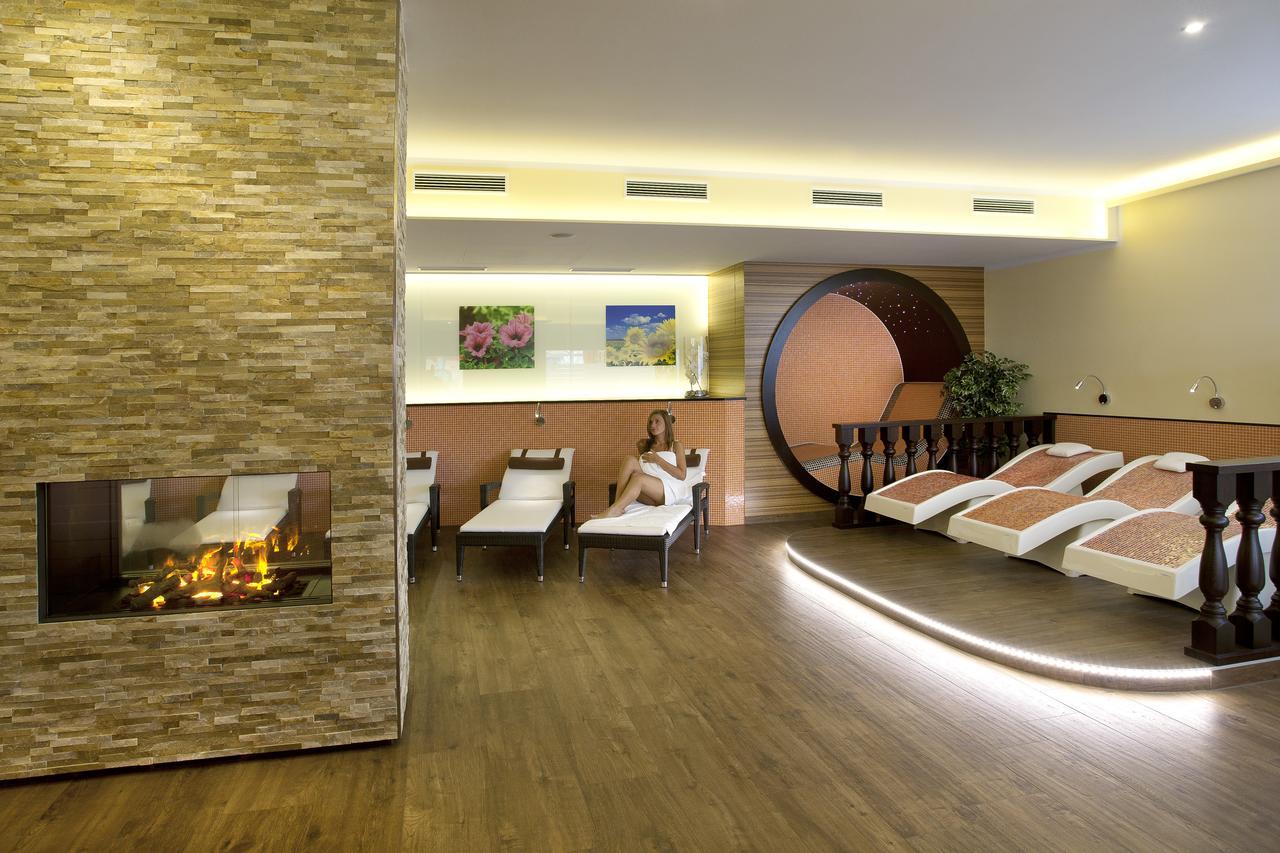 Ferienhotel Hofer Superior Strass im Attergau Exterior photo